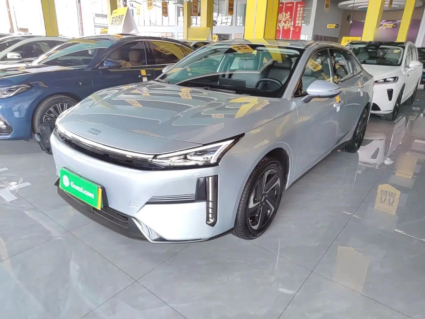 Geely Galaxy L6 2025 EM-i 140km Starship Edition — миниатюра 1