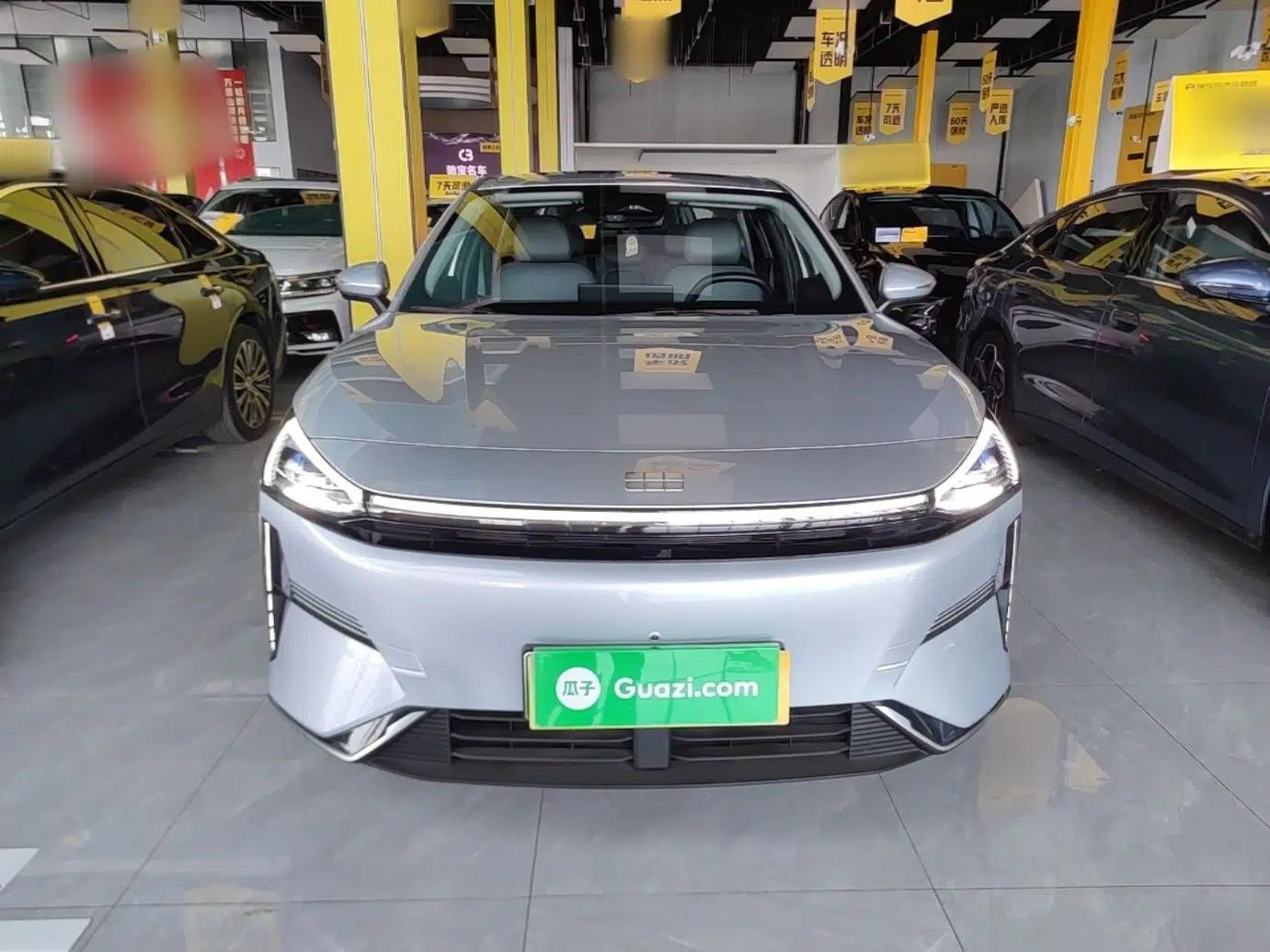 Geely Galaxy L6 2025 EM-i 140km Starship Edition — миниатюра 2