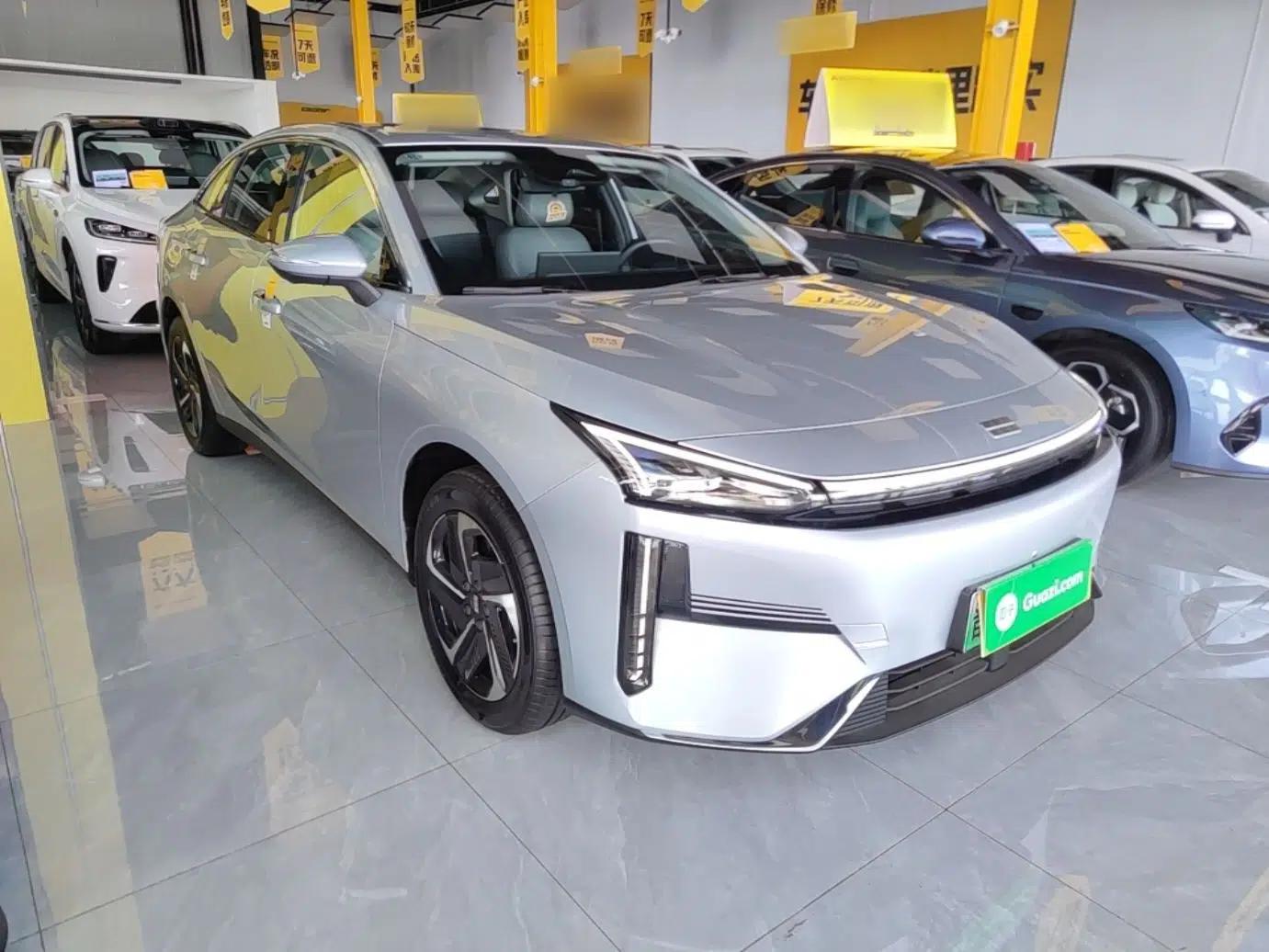 Geely Galaxy L6 2025 EM-i 140km Starship Edition — миниатюра 3