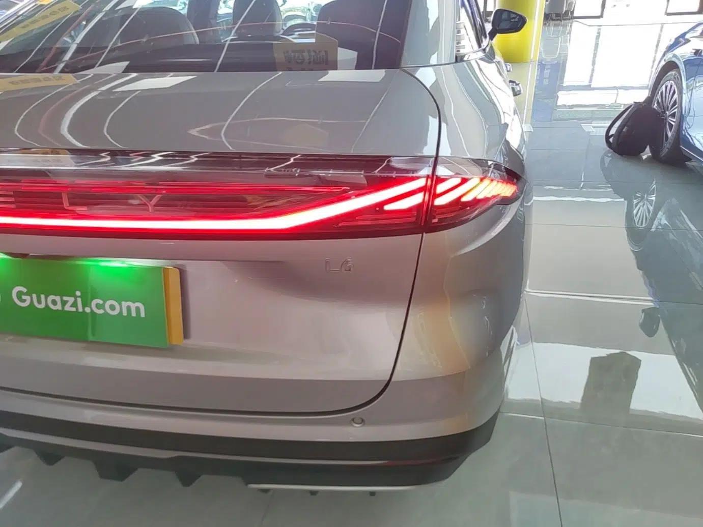 Geely Galaxy L6 2025 EM-i 140km Starship Edition — миниатюра 9