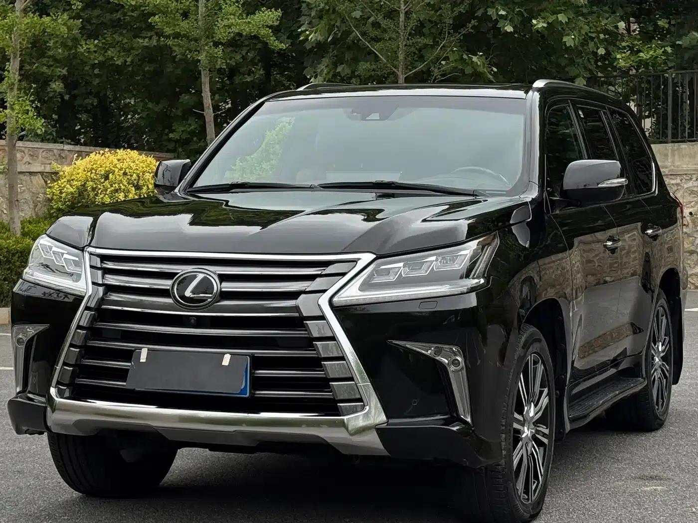 2017 Lexus LX 570 Premium Luxury Edition — миниатюра 1