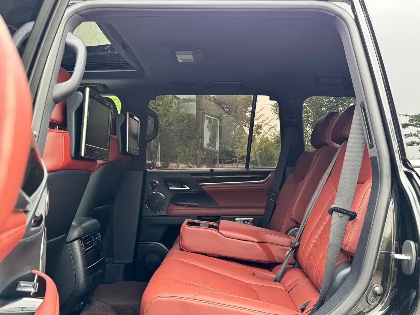 2017 Lexus LX 570 Premium Luxury Edition — миниатюра 15