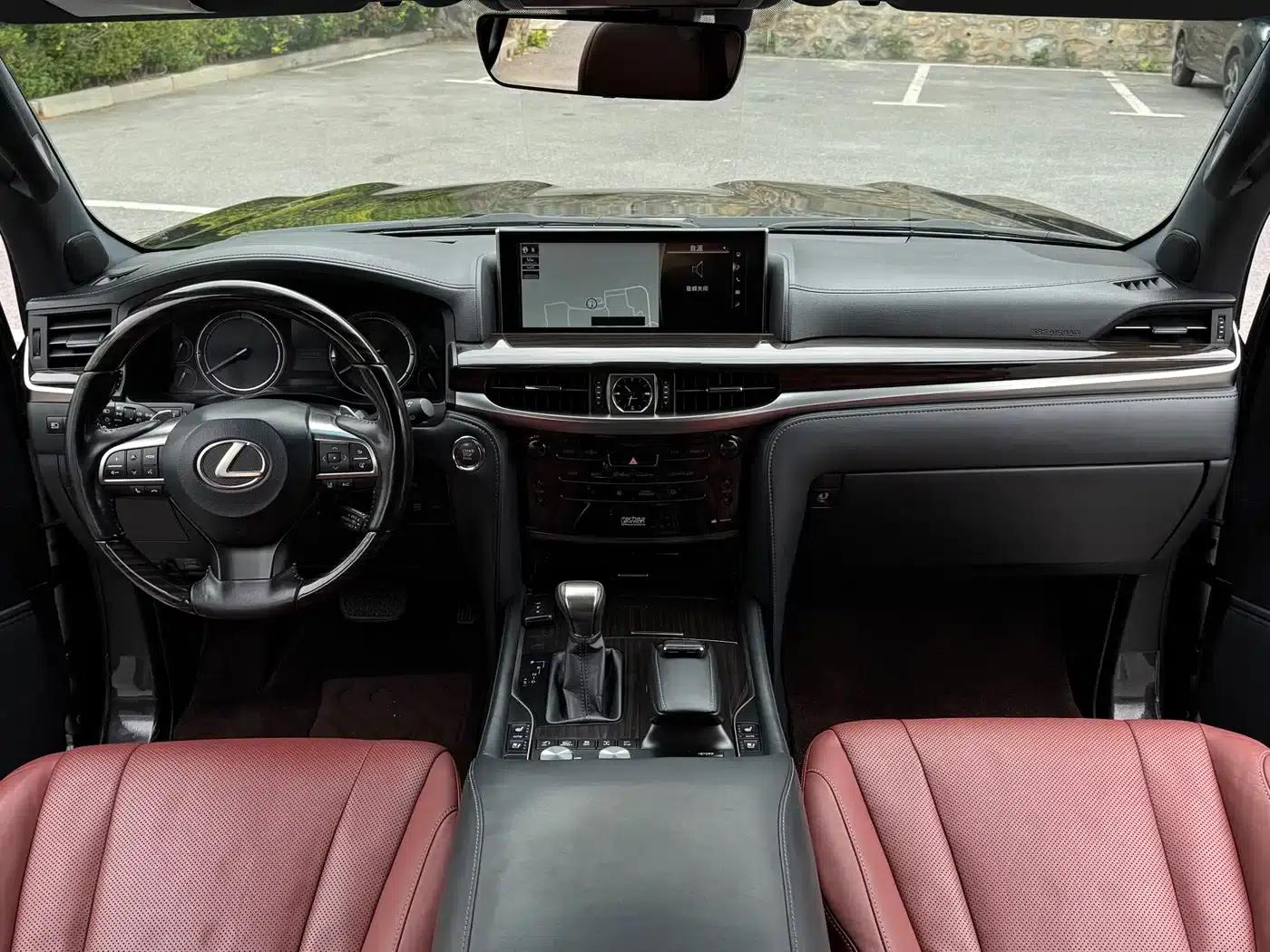 2017 Lexus LX 570 Premium Luxury Edition — миниатюра 8