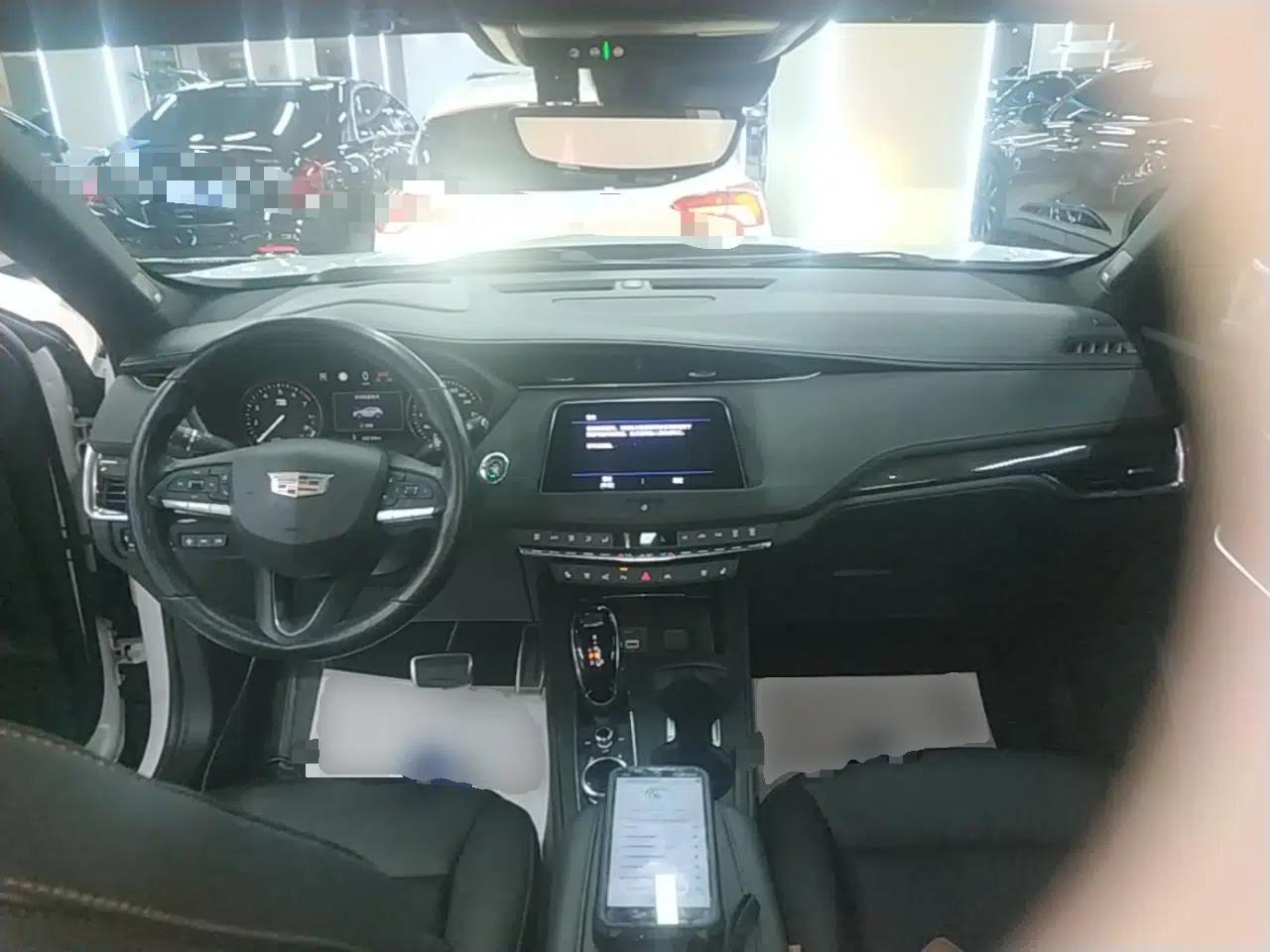 Cadillac XT4 2020 28T 4x4 Platinum Sport Edition — миниатюра 24
