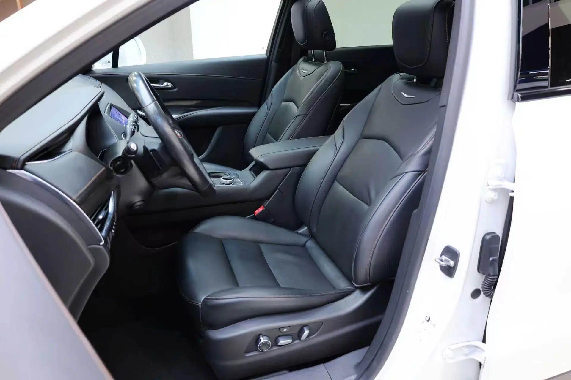 Cadillac XT4 2020 28T 4x4 Platinum Sport Edition — миниатюра 30
