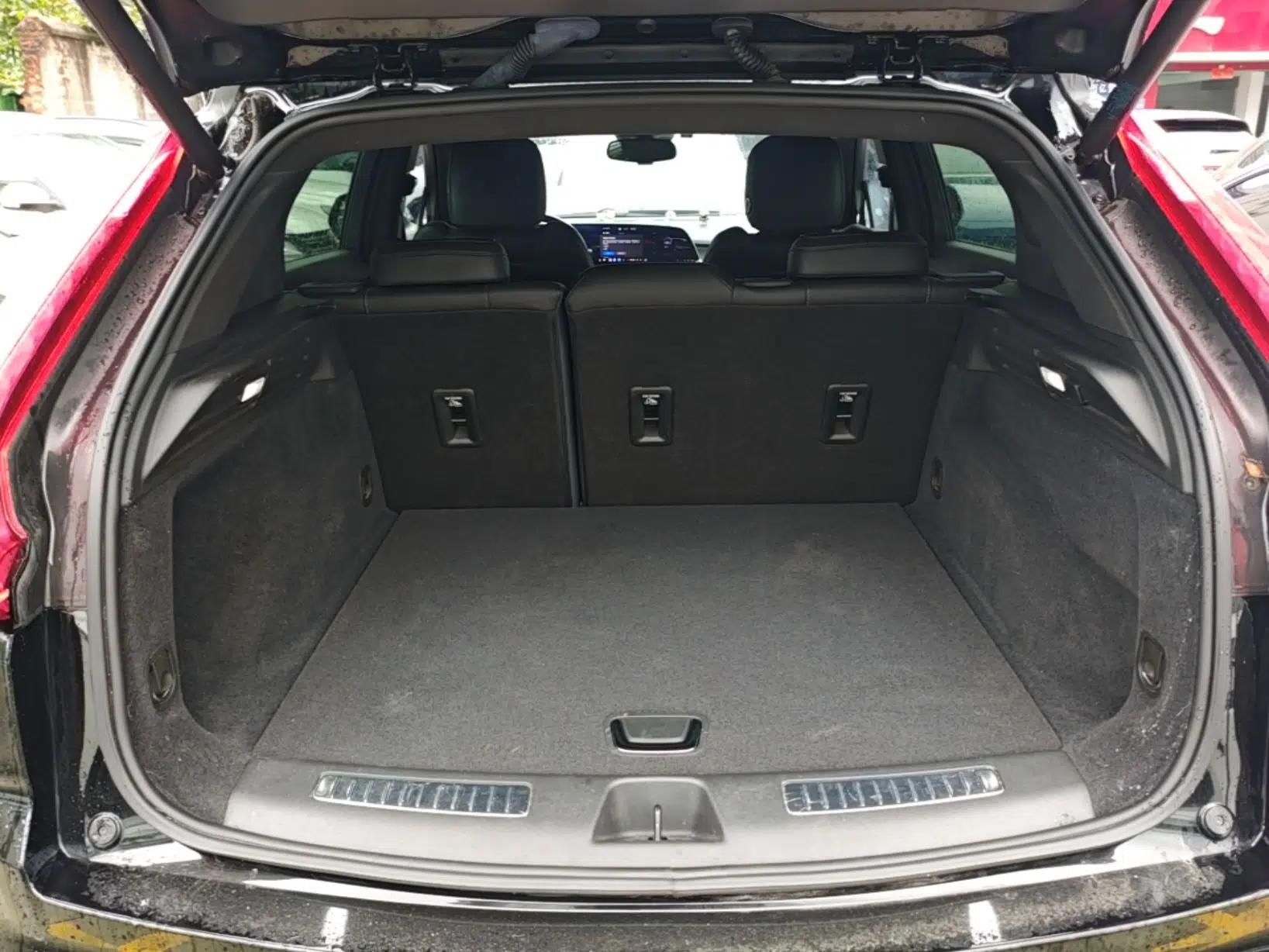 Cadillac XT4 2024 28T Two-Wheel-Drive Luxury Version — миниатюра 22