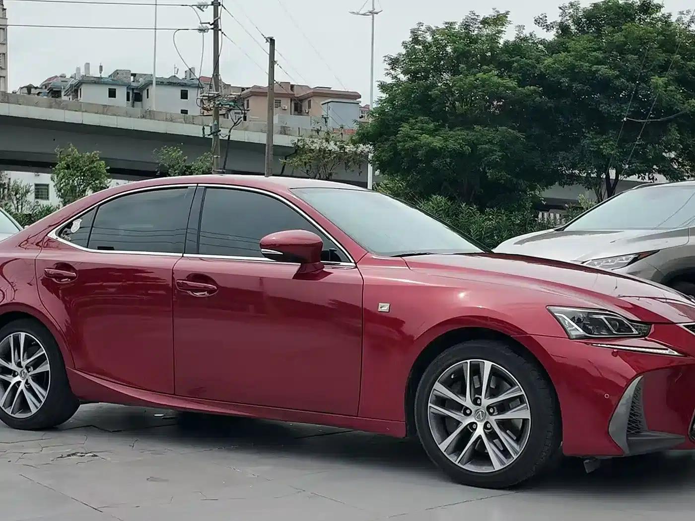 Lexus IS 2017 300 F SPORT Edition — миниатюра 3