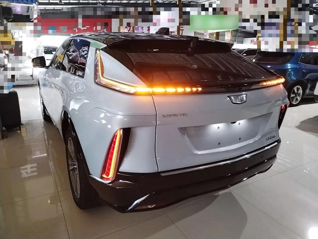 Cadillac LYRIQ 2022 Rear-Drive Long-Range Luxury Edition — миниатюра 4