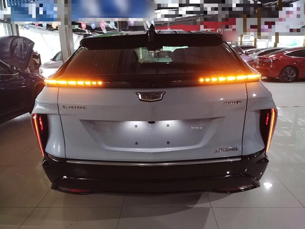 Cadillac LYRIQ 2022 Rear-Drive Long-Range Luxury Edition — миниатюра 5
