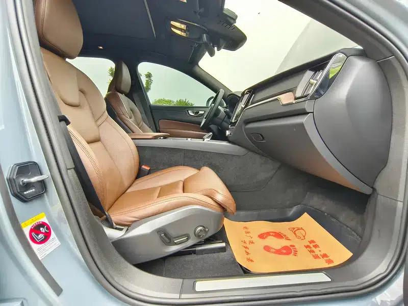 2023 Volvo XC60 PHEV T8 AWD Long Range Smart Luxury Edition — миниатюра 19