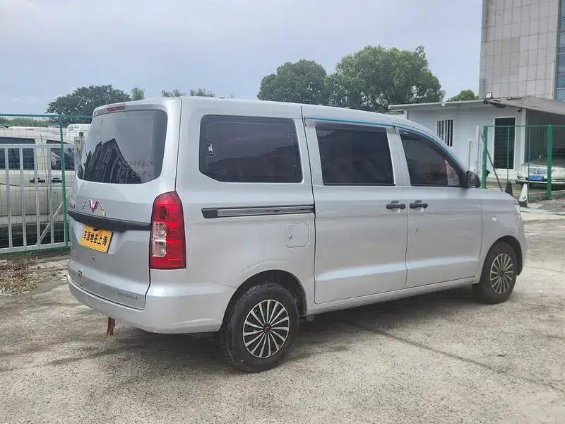 Wuling Hongguang V 2021 1.5L Manual Enjoy Edition — миниатюра 6
