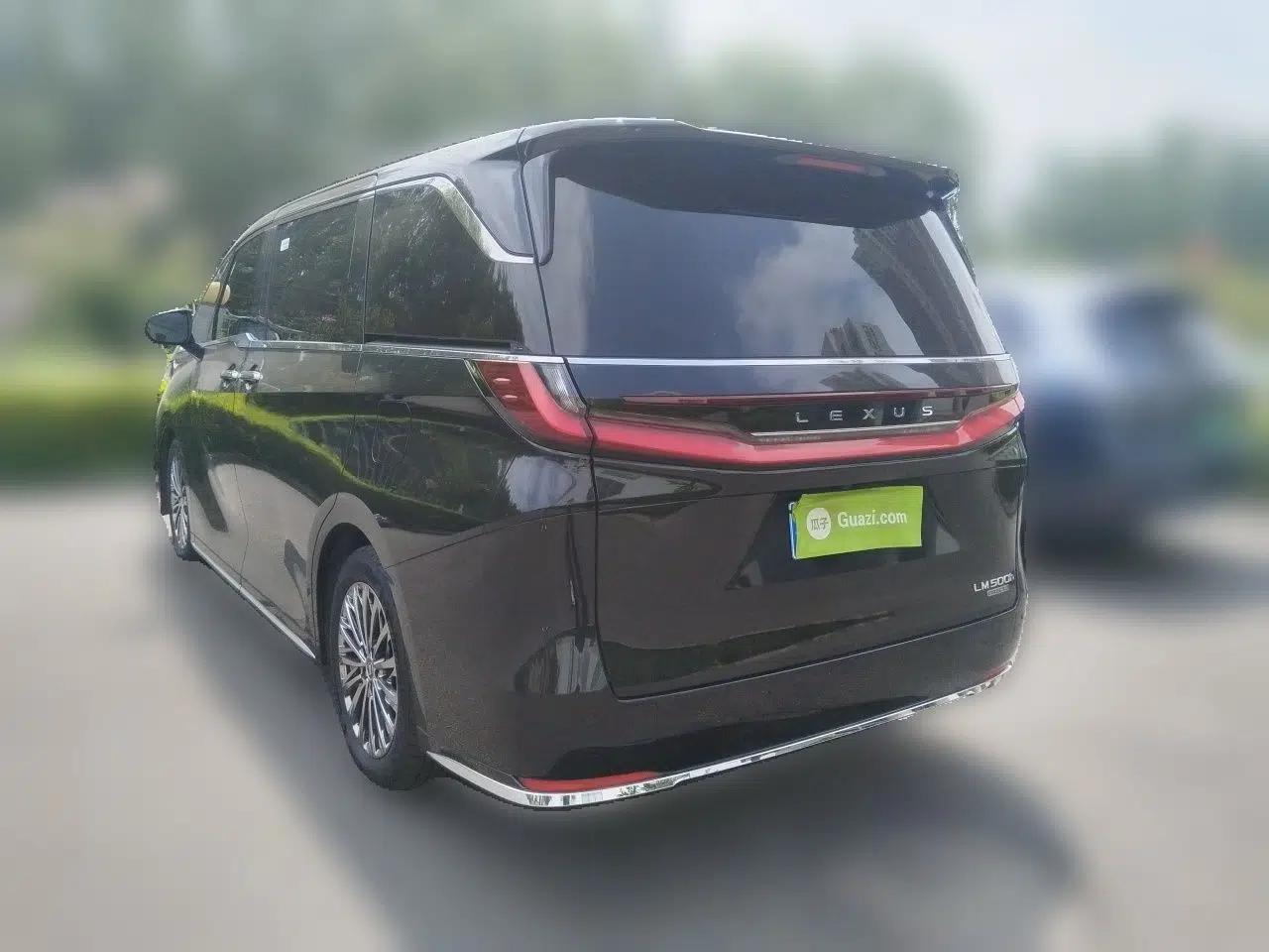 Lexus LM 2023 500h Six-Seater Prestige Edition — миниатюра 4