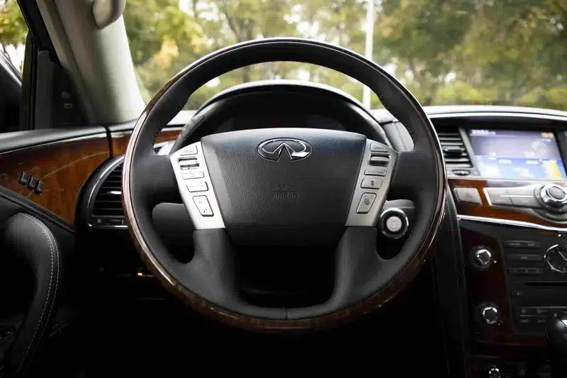 Infiniti QX80 2016 5.6L 4WD — миниатюра 23