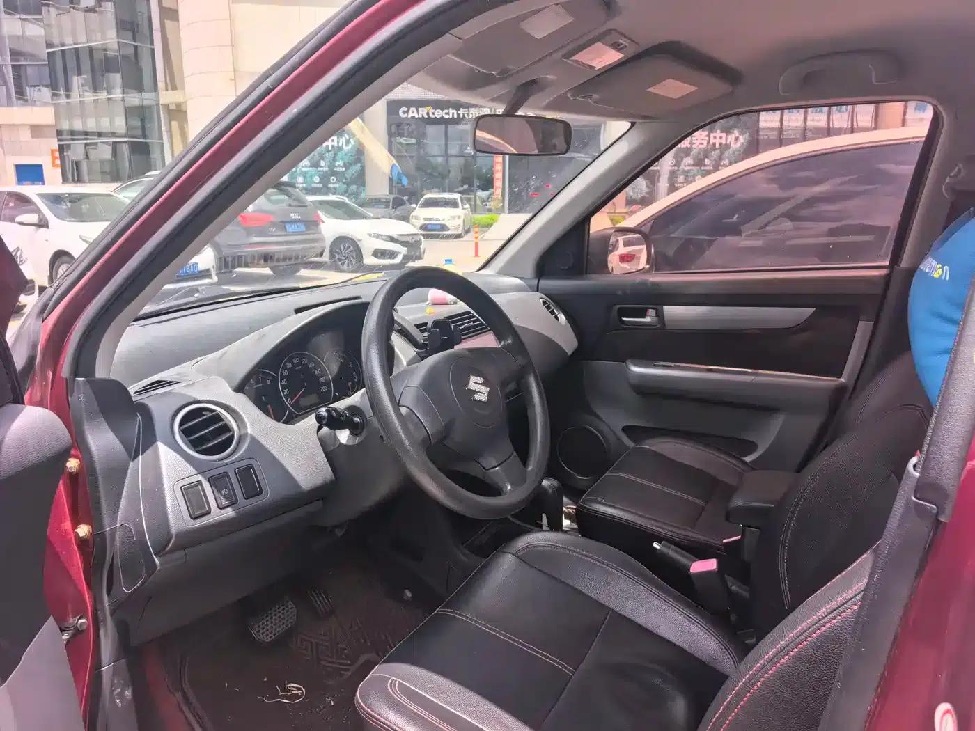 2013 Swift 1.5L Automatic Standard Edition — миниатюра 3