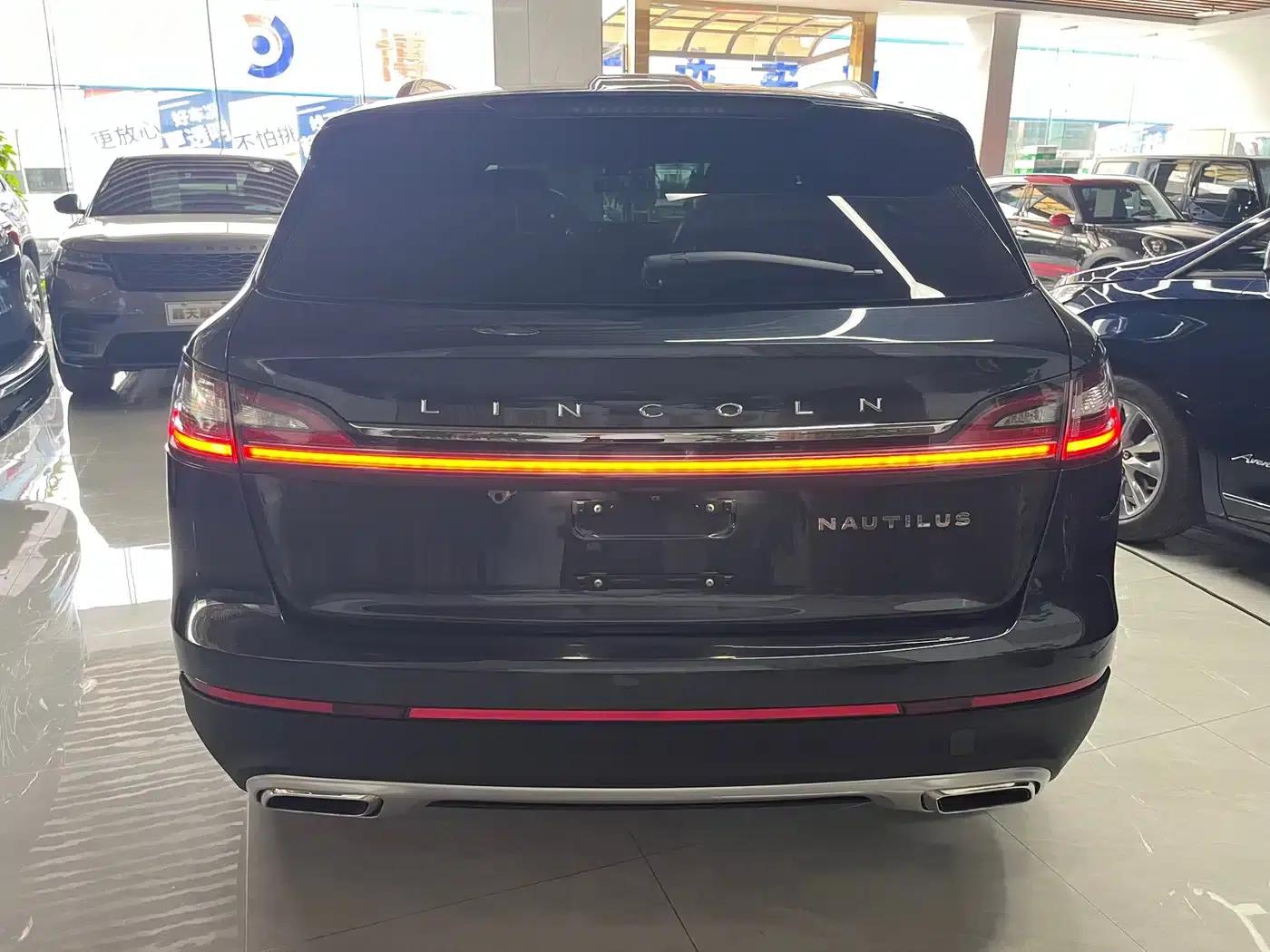 Navigator 2021 2.7T AWD Premium Edition — миниатюра 4