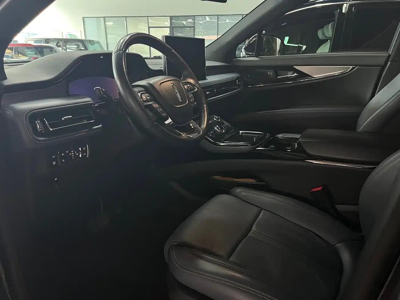Navigator 2021 2.7T AWD Premium Edition — миниатюра 5