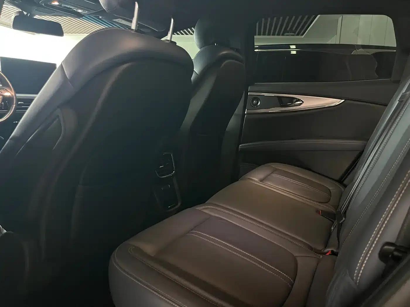 Navigator 2021 2.7T AWD Premium Edition — миниатюра 6