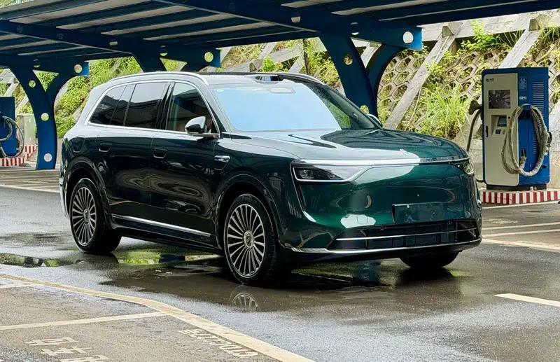 Wenjie M8 2025 Extended Range Ultra 6-Seat 4WD (192-line LiDAR) — миниатюра 3