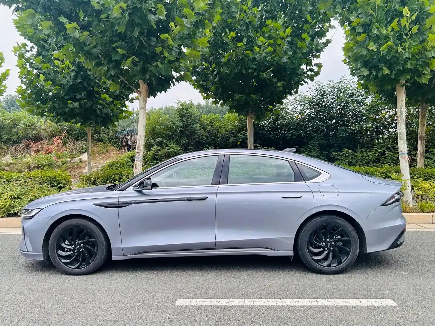 Lincoln Z 2024 2.0T Two-Wheel Drive Premium Hybrid — миниатюра 3