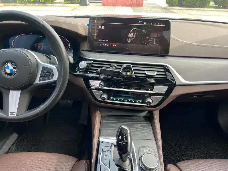2023 BMW 5 Series 530Li Luxury M Sport Package — миниатюра 11