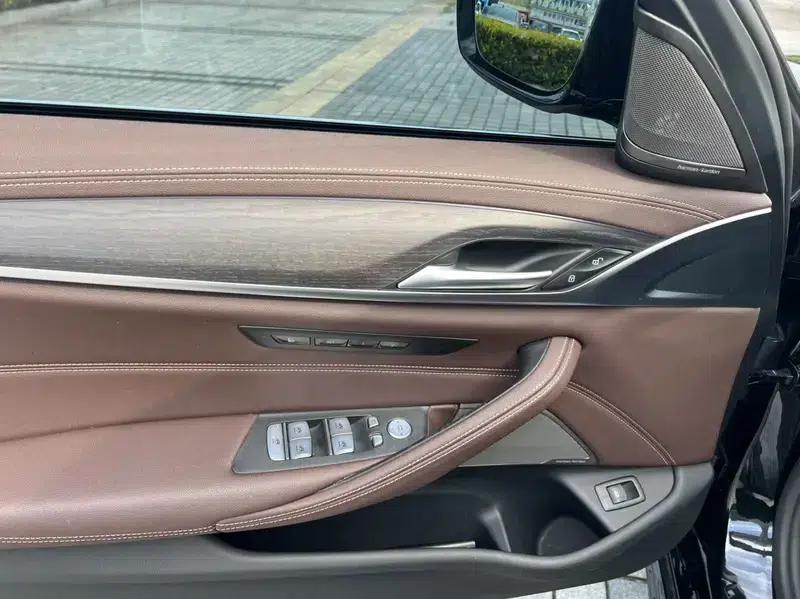 2023 BMW 5 Series 530Li Luxury M Sport Package — миниатюра 7
