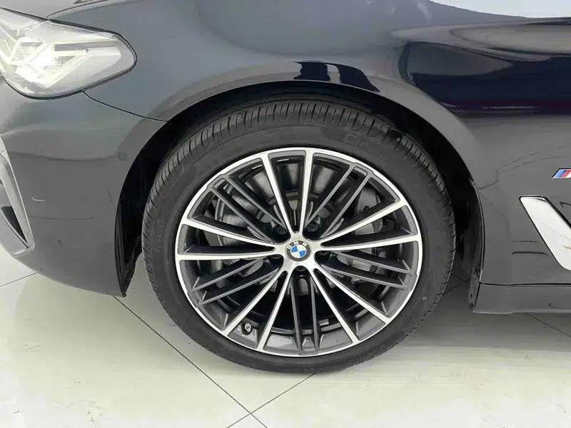 2021 BMW 5 Series 530Li Leading Edition M Sport Package — миниатюра 12