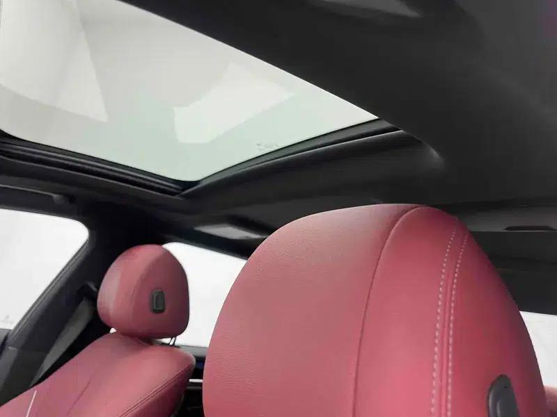 2021 BMW 5 Series 530Li Leading Edition M Sport Package — миниатюра 24