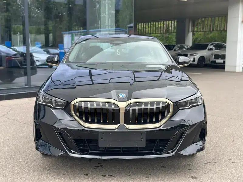 2026 BMW 5 Series 525Li M Sport Package — миниатюра 2