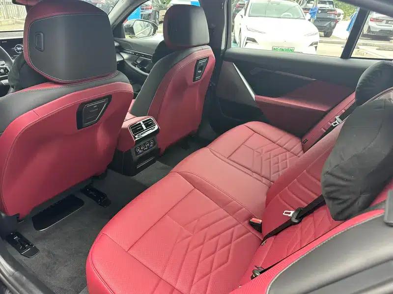 2026 BMW 5 Series 525Li M Sport Package — миниатюра 10