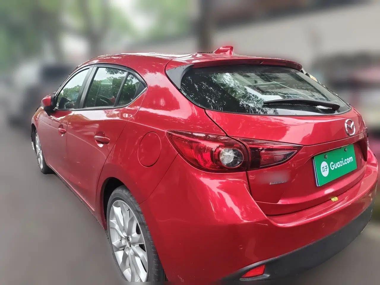 Mazda 3 Axela 2014 Hatchback 2.0L Automatic Flagship Model — миниатюра 4