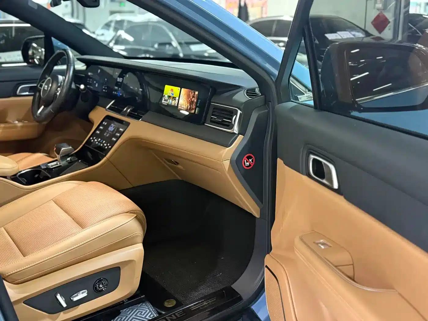 Li Auto ONE 2021 Extended Range 6-Seater — миниатюра 4