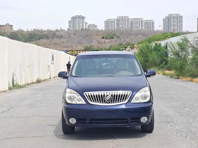 Buick GL8 2014 2.4L Classic Edition — миниатюра 2