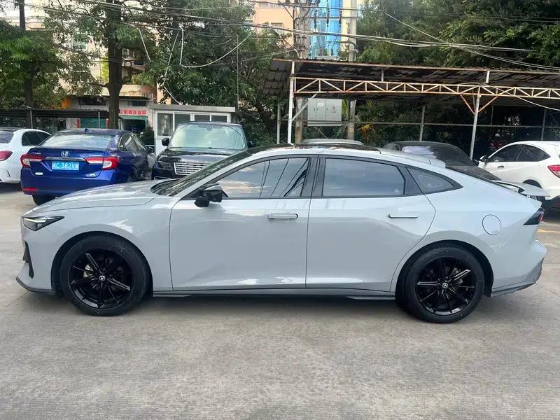 Changan UNI-V 2022 1.5T Premium Edition — миниатюра 4