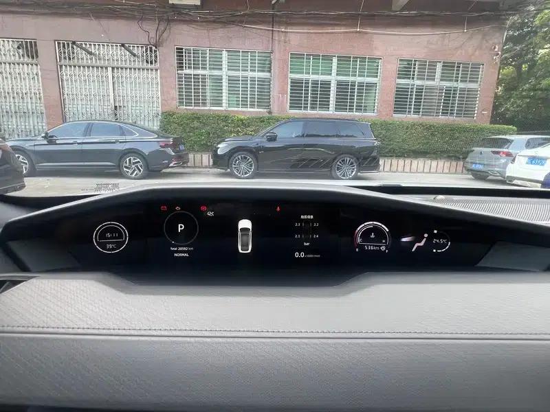 Changan UNI-V 2022 1.5T Premium Edition — миниатюра 10