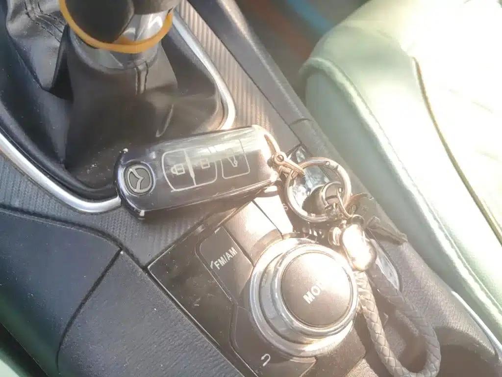 Mazda3 Axela 2016 Sedan 1.5L Manual Comfort — миниатюра 9