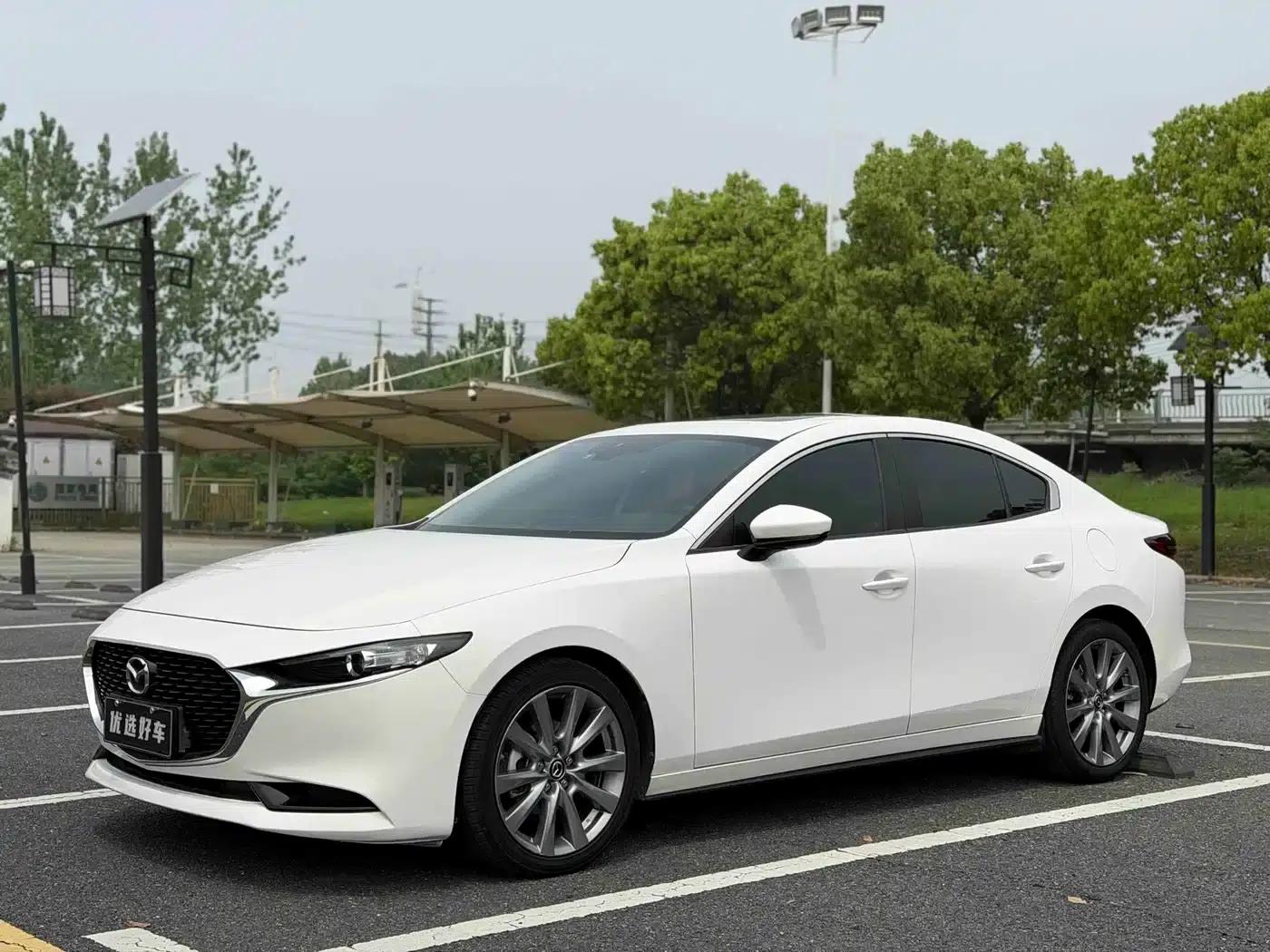 Mazda3 Axela 2020 2.0L Automatic Premium Edition — миниатюра 3