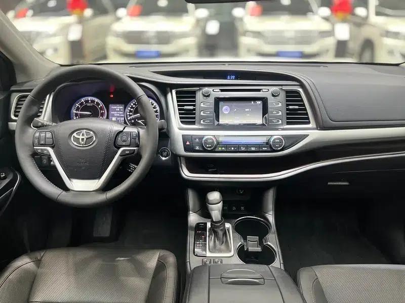 2017 Highlander 2.0T AWD Luxury 7-seater — миниатюра 8
