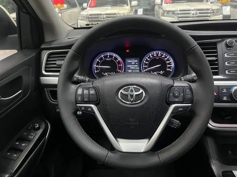 2017 Highlander 2.0T AWD Luxury 7-seater — миниатюра 10