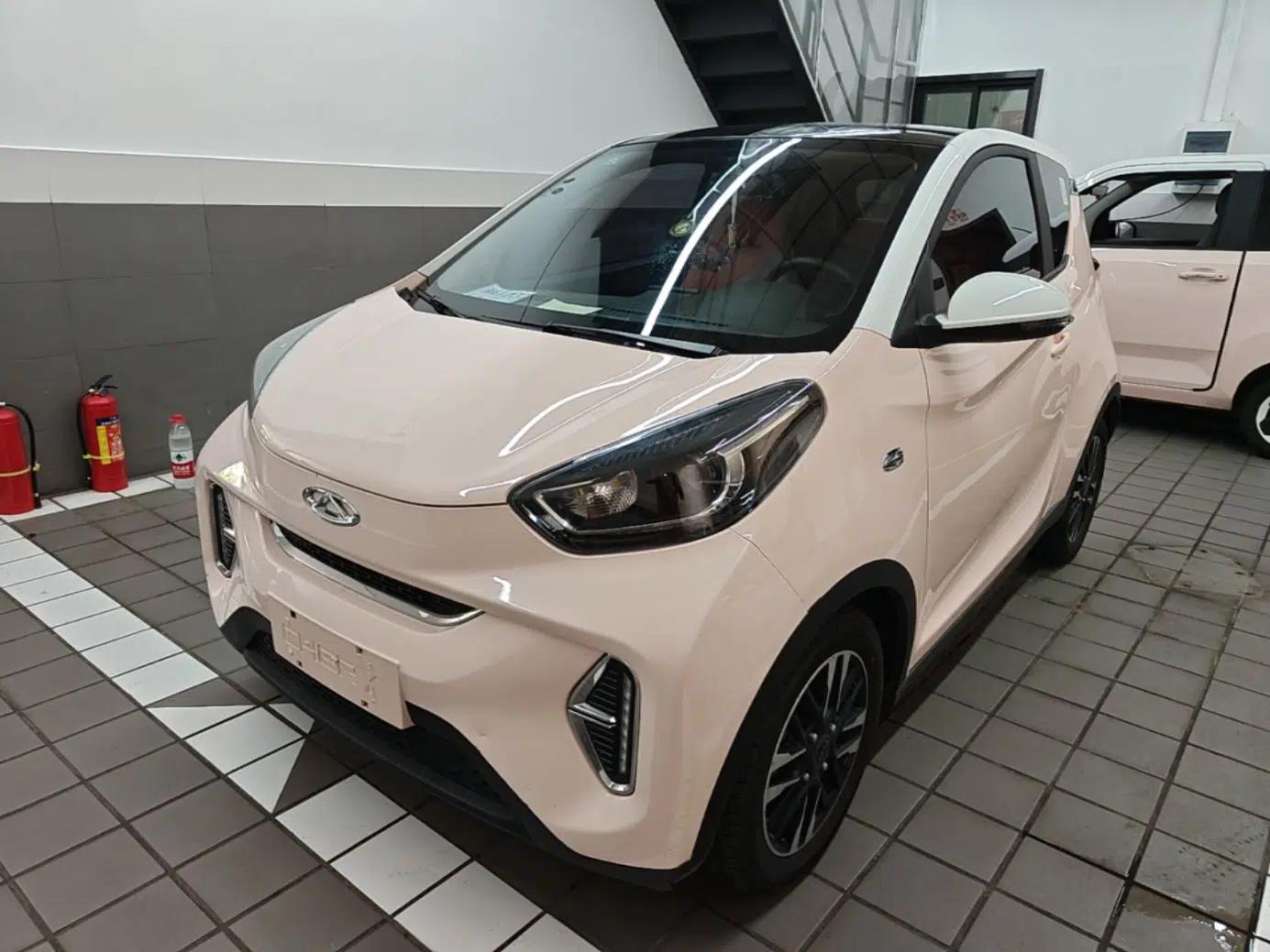 Chery QQ Little Ant 2022 Revised Version Sweet Pink Edition Half-Sugar Version Lithium Iron Phosphate 30.7 kWh 30 kW 301 km — миниатюра 1