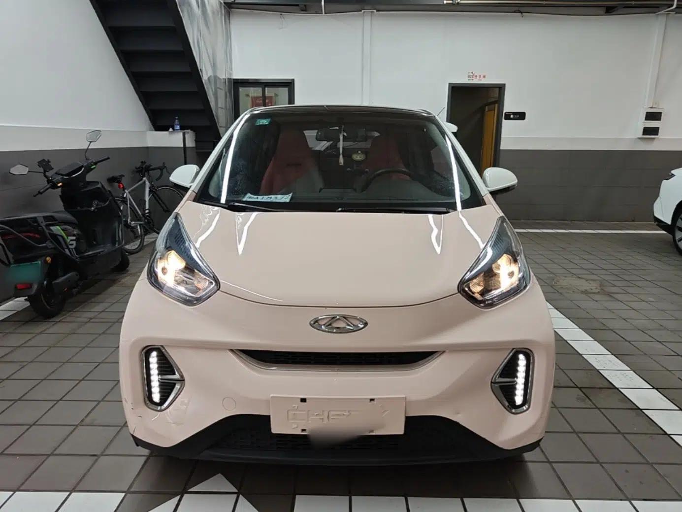 Chery QQ Little Ant 2022 Revised Version Sweet Pink Edition Half-Sugar Version Lithium Iron Phosphate 30.7 kWh 30 kW 301 km — миниатюра 2