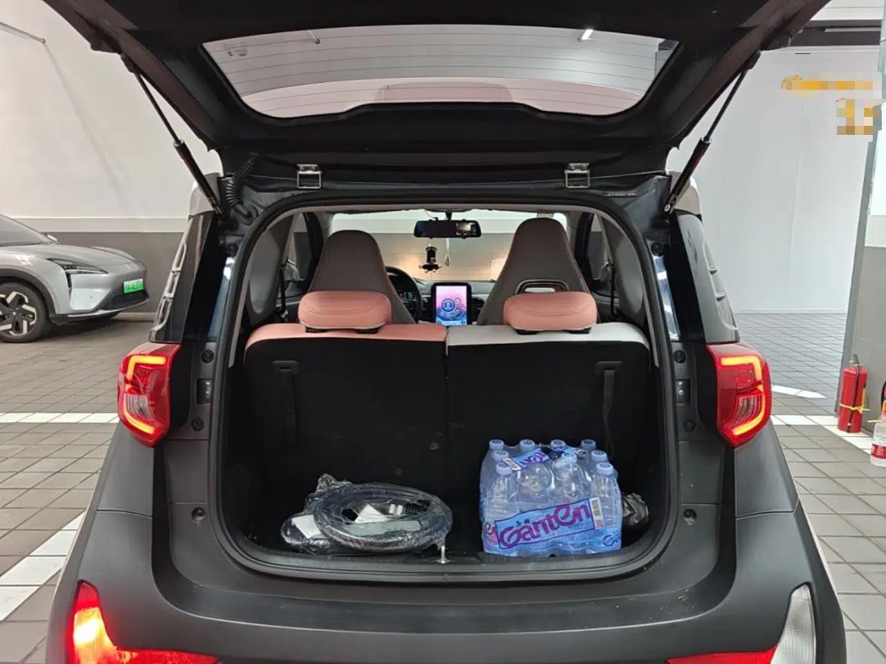 Chery QQ Little Ant 2022 Revised Version Sweet Pink Edition Half-Sugar Version Lithium Iron Phosphate 30.7 kWh 30 kW 301 km — миниатюра 22