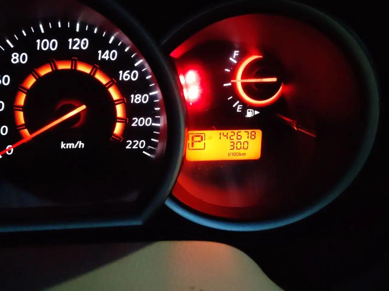 Nissan Sylphy 2009 1.6XL Automatic Luxury Sunroof Edition — миниатюра 12