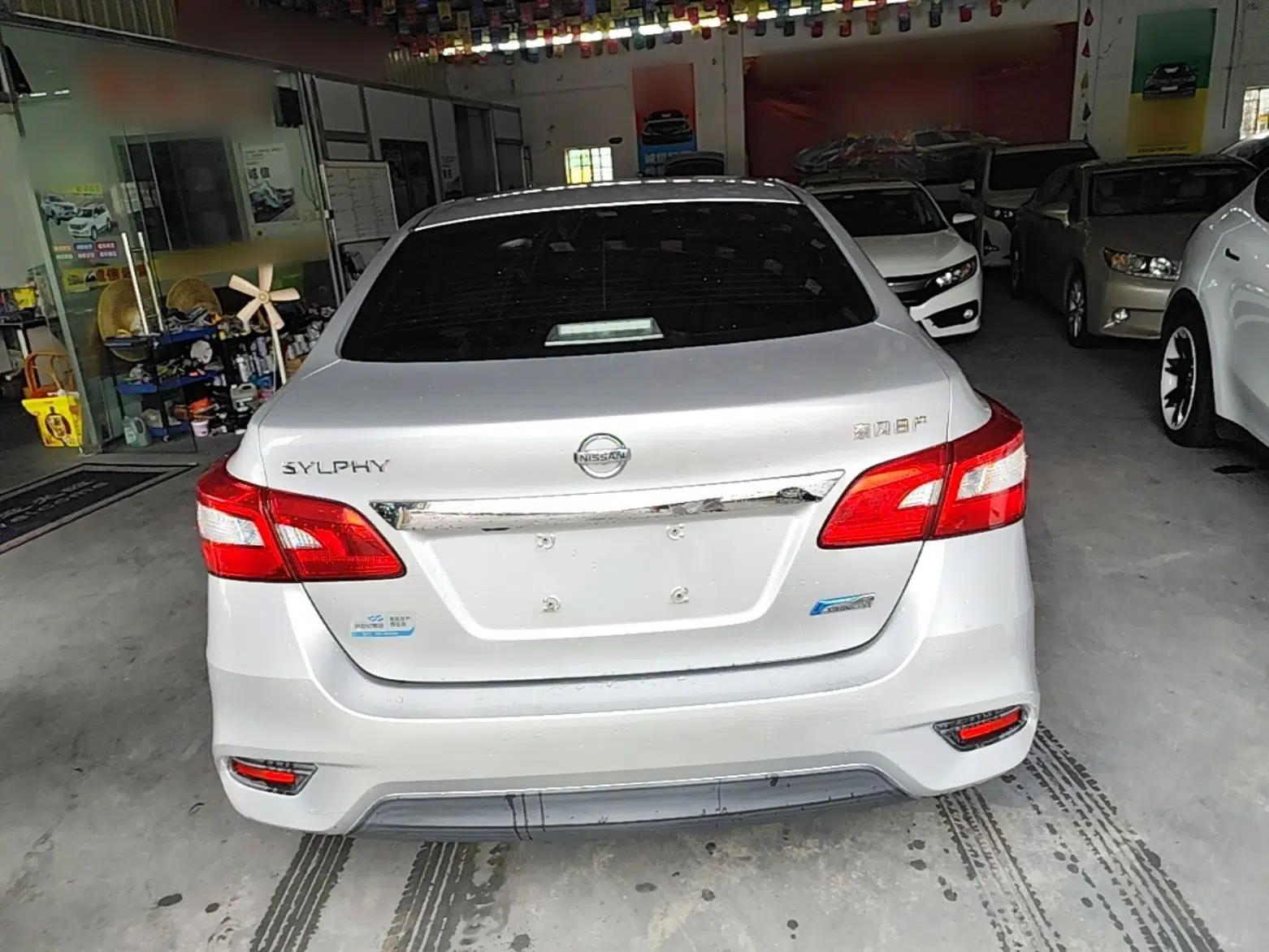Nissan Sylphy 2018 1.6XV CVT Deluxe Edition — миниатюра 5