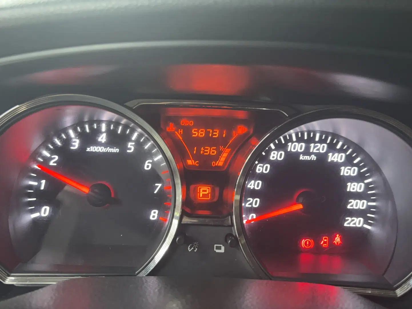 Nissan Livina 2013 Jinrui 1.6XL CVT Comfort Edition — миниатюра 7