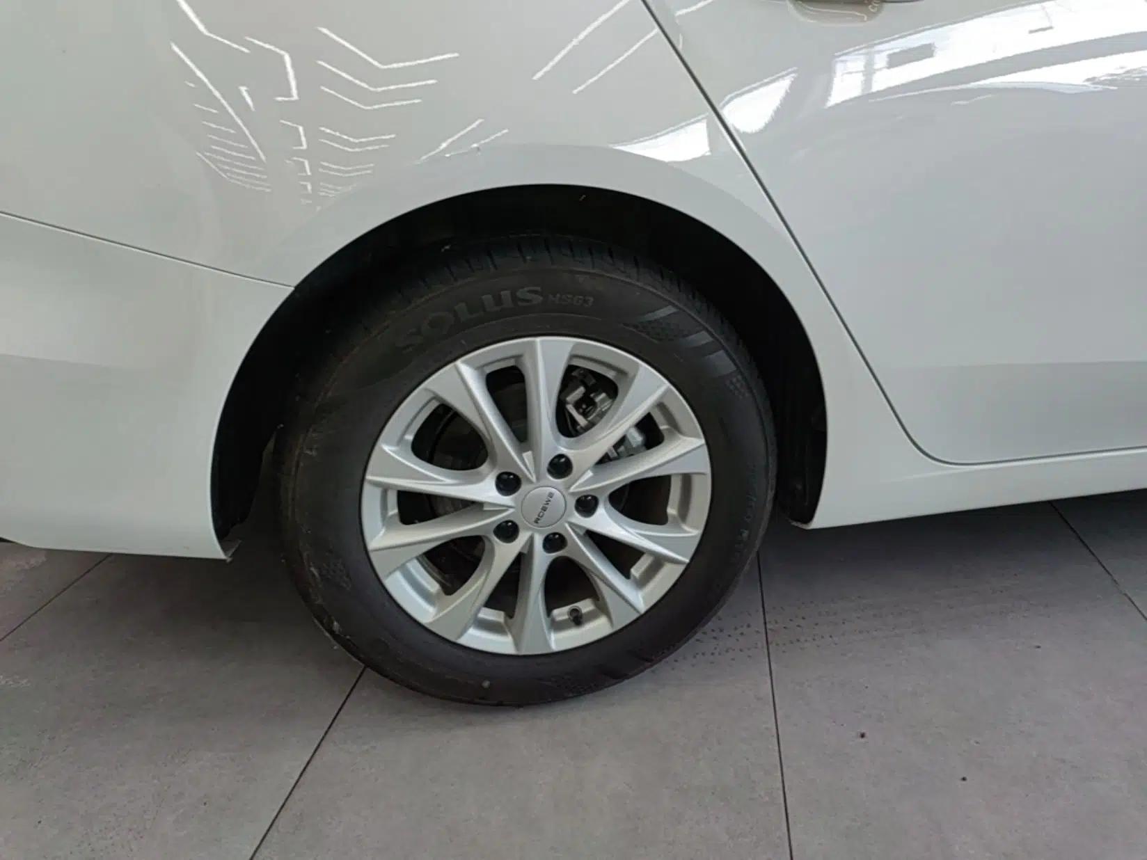 Roewe i5 2023 1.5L CVT Luxury Edition — миниатюра 11
