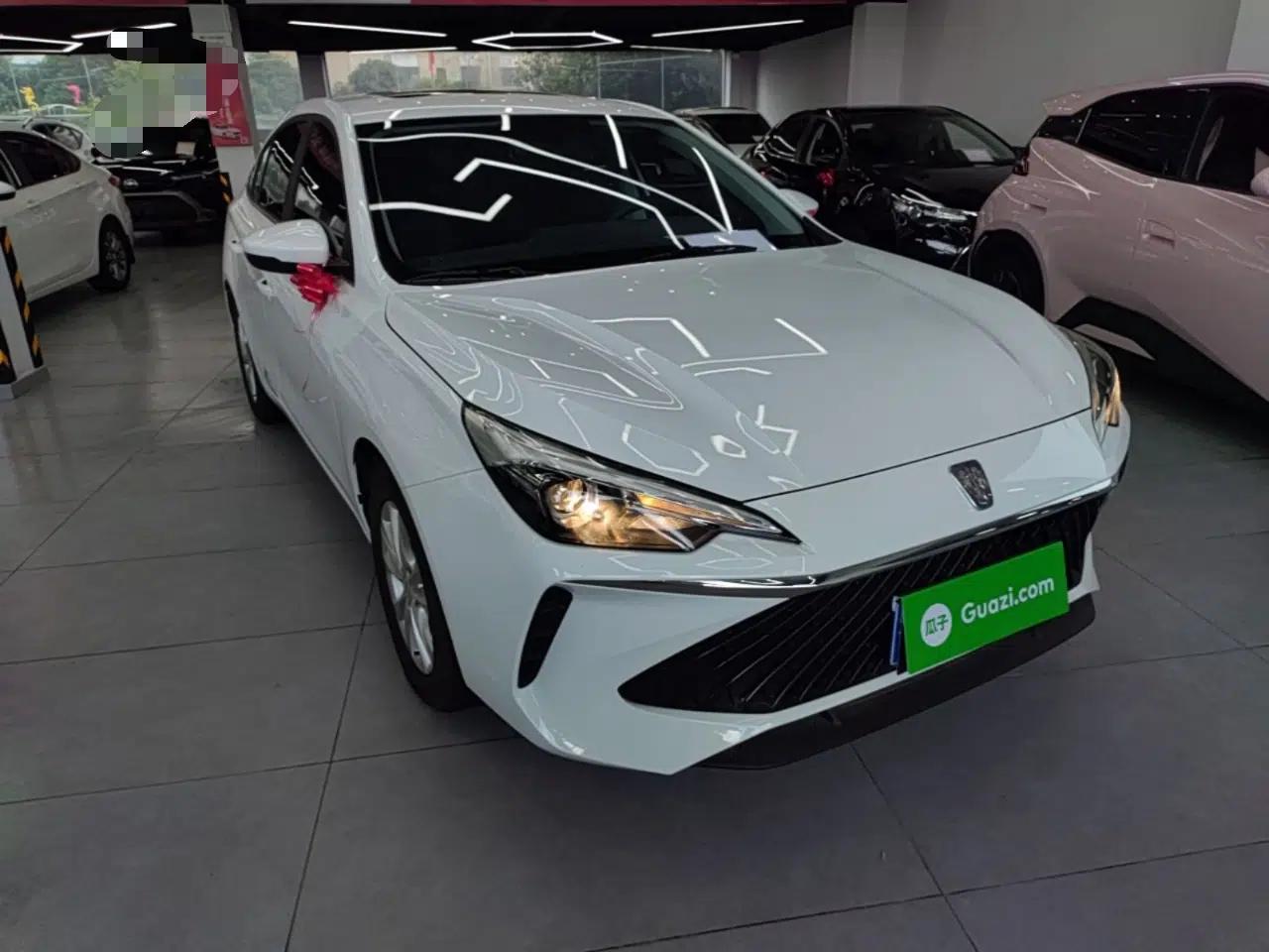 Roewe i5 2023 1.5L CVT Luxury Edition — миниатюра 3