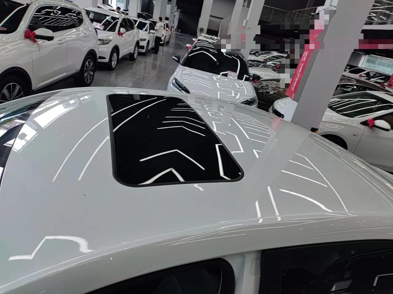 Roewe i5 2023 1.5L CVT Luxury Edition — миниатюра 7