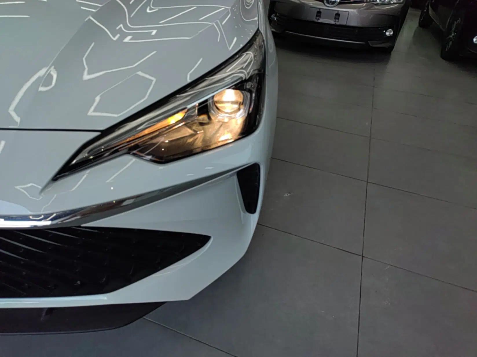 Roewe i5 2023 1.5L CVT Luxury Edition — миниатюра 8