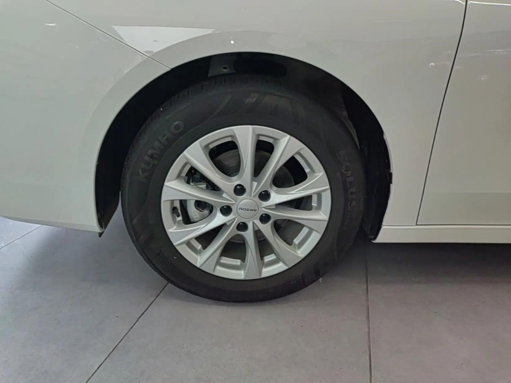 Roewe i5 2023 1.5L CVT Luxury Edition — миниатюра 10