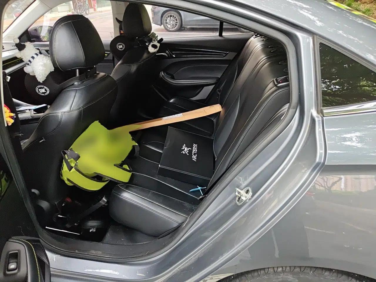 Roewe i5 2021 1.5L CVT Starry Edition — миниатюра 17